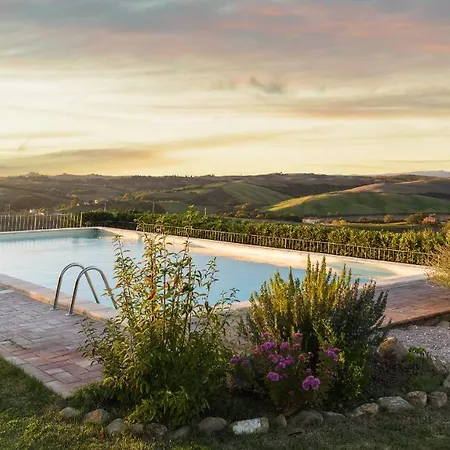 Casa Di Mezzo - Podere Ampella リゾート